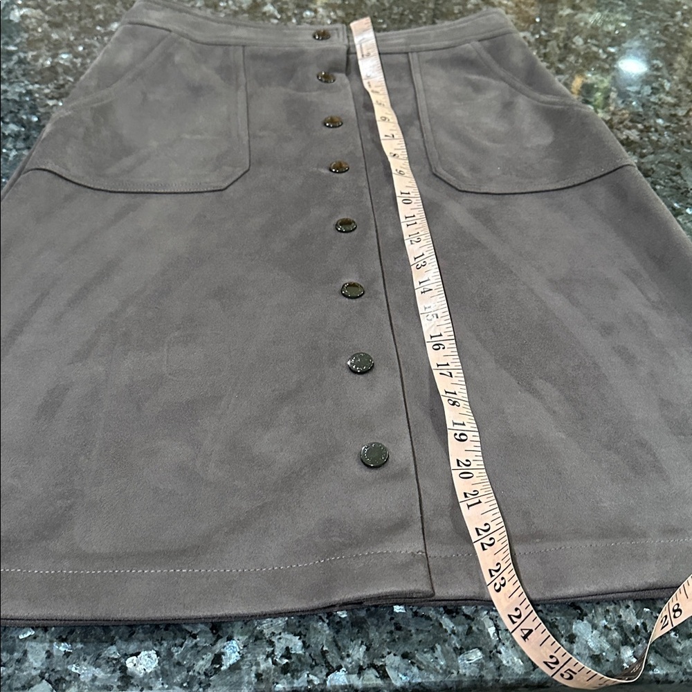 T Tahari Charcoal Button-Down A-Line Skirtsuede F… - image 5